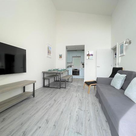 Penthouse Apartment W/ Parking Шеффілд Екстер'єр фото
