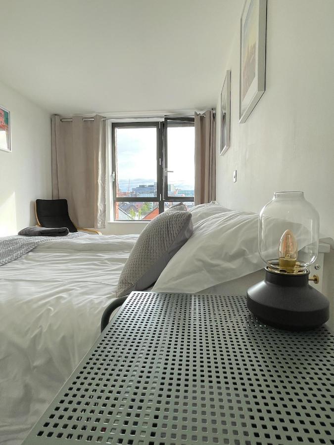 Penthouse Apartment W/ Parking Шеффілд Екстер'єр фото